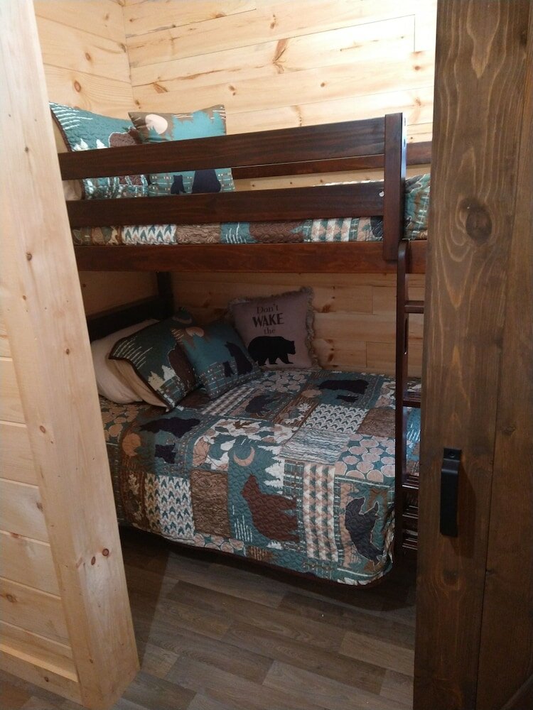 Фото Hiles-Pine Lake Campground