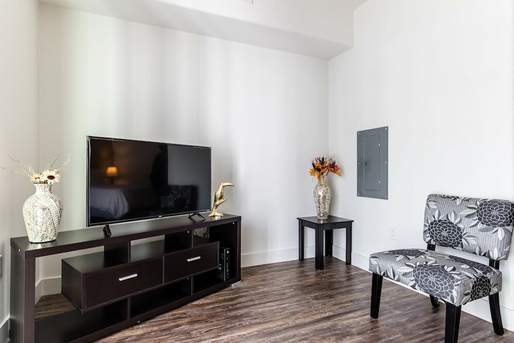 Фото StayOvr at Legacy West - Windrose