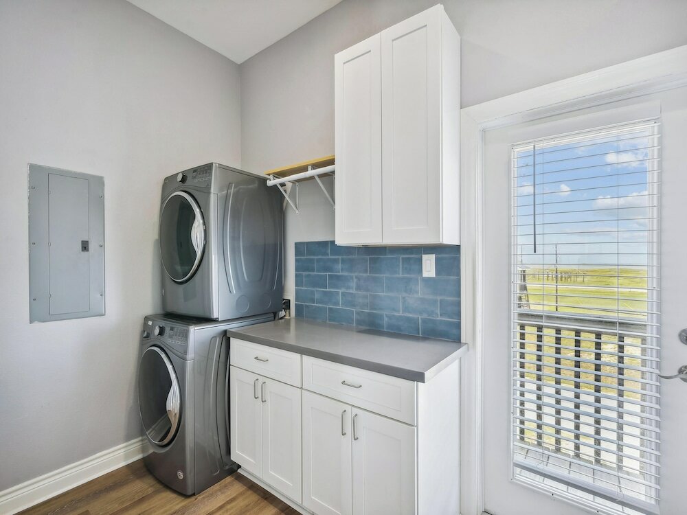 Фото Sand and Sun Beachfront