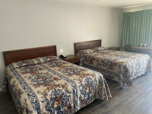 Гостиница Sun Valley Inn в Уолнат-Крике