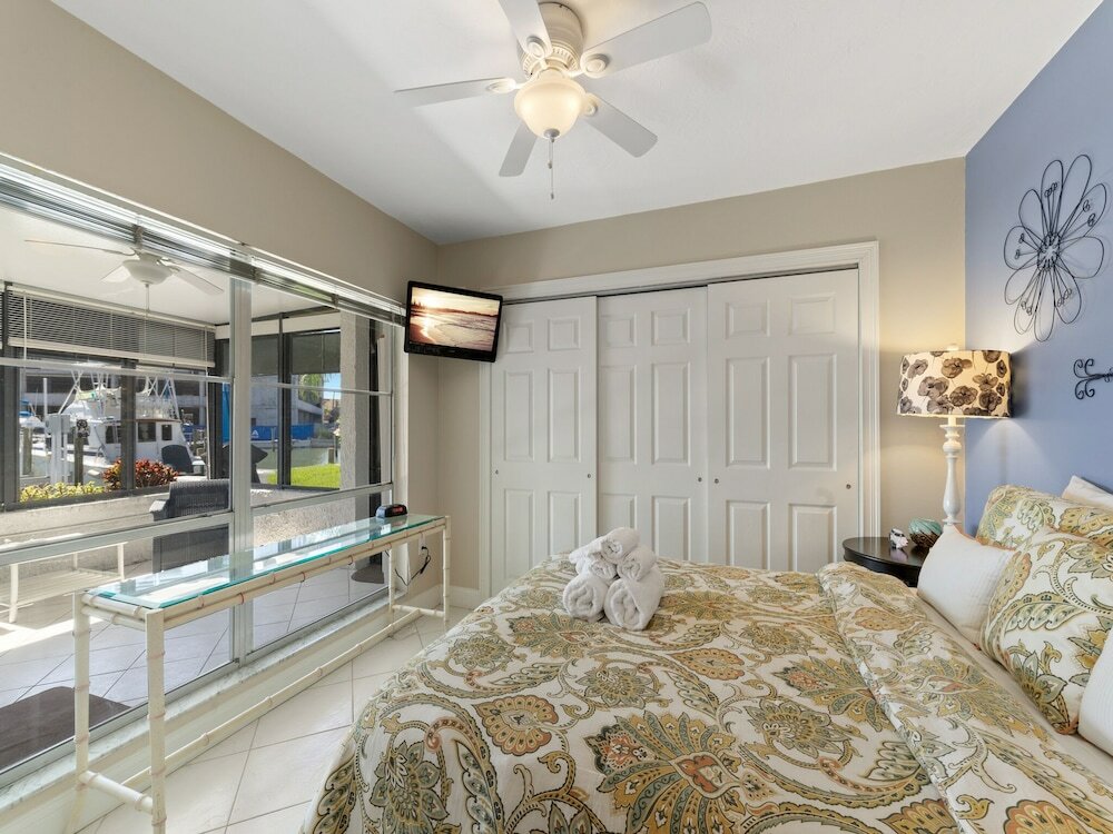 Фото Madeira Beach Yacht Club