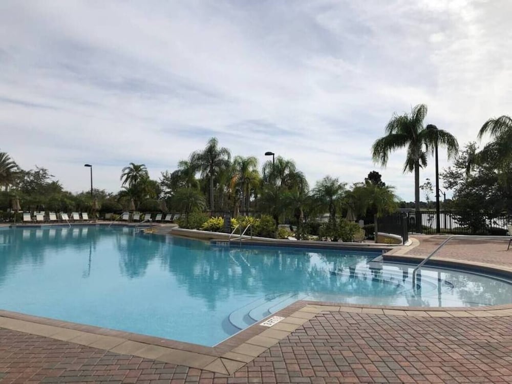 Фото Tideview 166 · New Ultra Modern & Super Clean 3 Full Suites