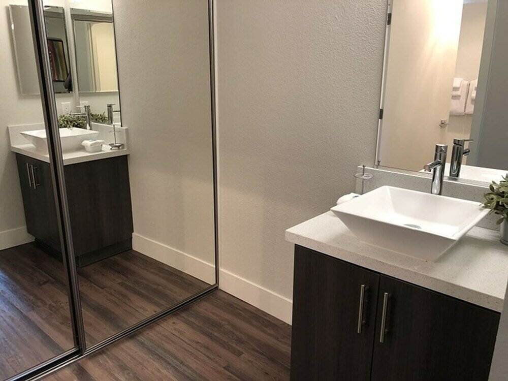 Фото Westwood La Executive Rentals