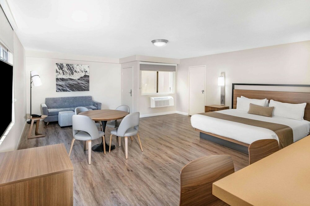 Фото Wyndham Garden San Diego Near SeaWorld