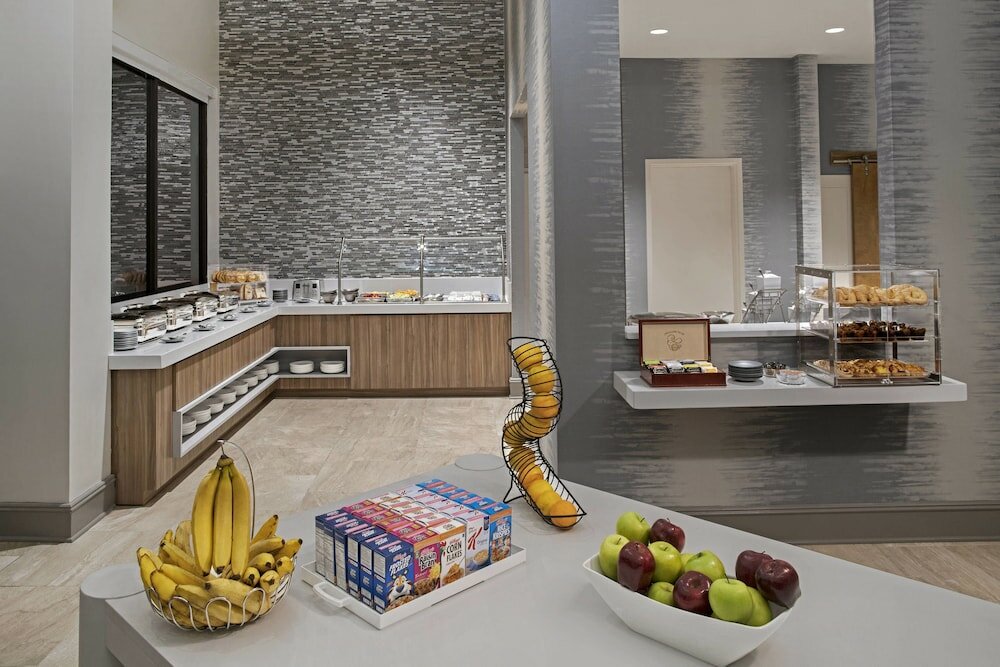 Фото Delta Hotels by Marriott Richmond Downtown