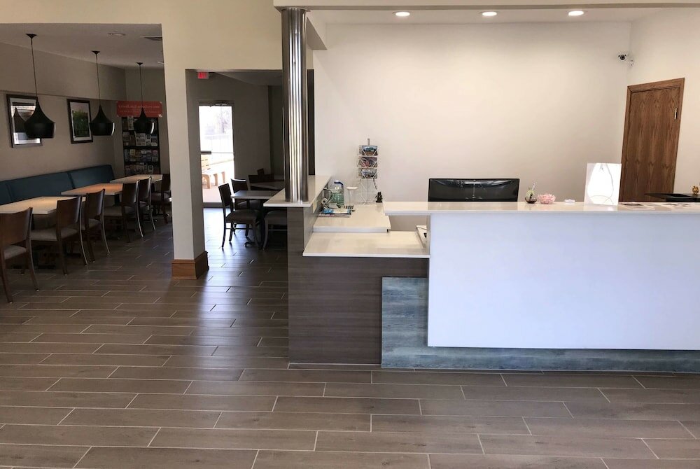 Фото Days Inn by Wyndham Grove