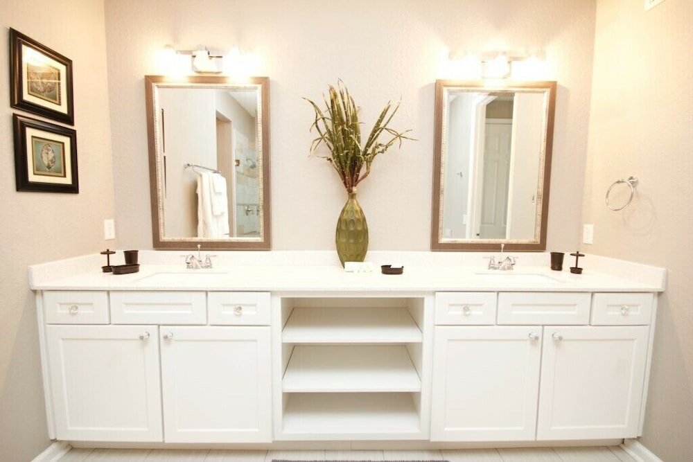 Фото 10-106 2 Bedroom Condo