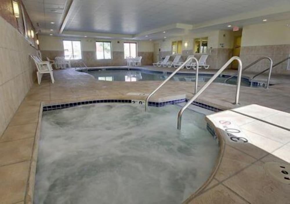 Фото Sleep Inn & Suites Airport