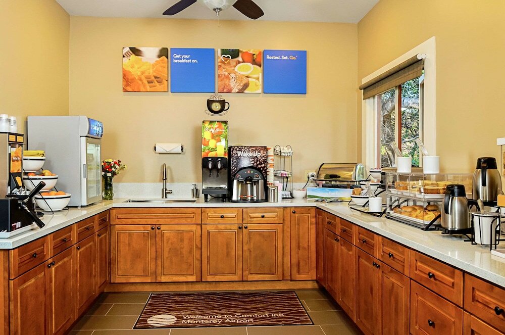 Фото Comfort Inn Monterey Peninsula Airport