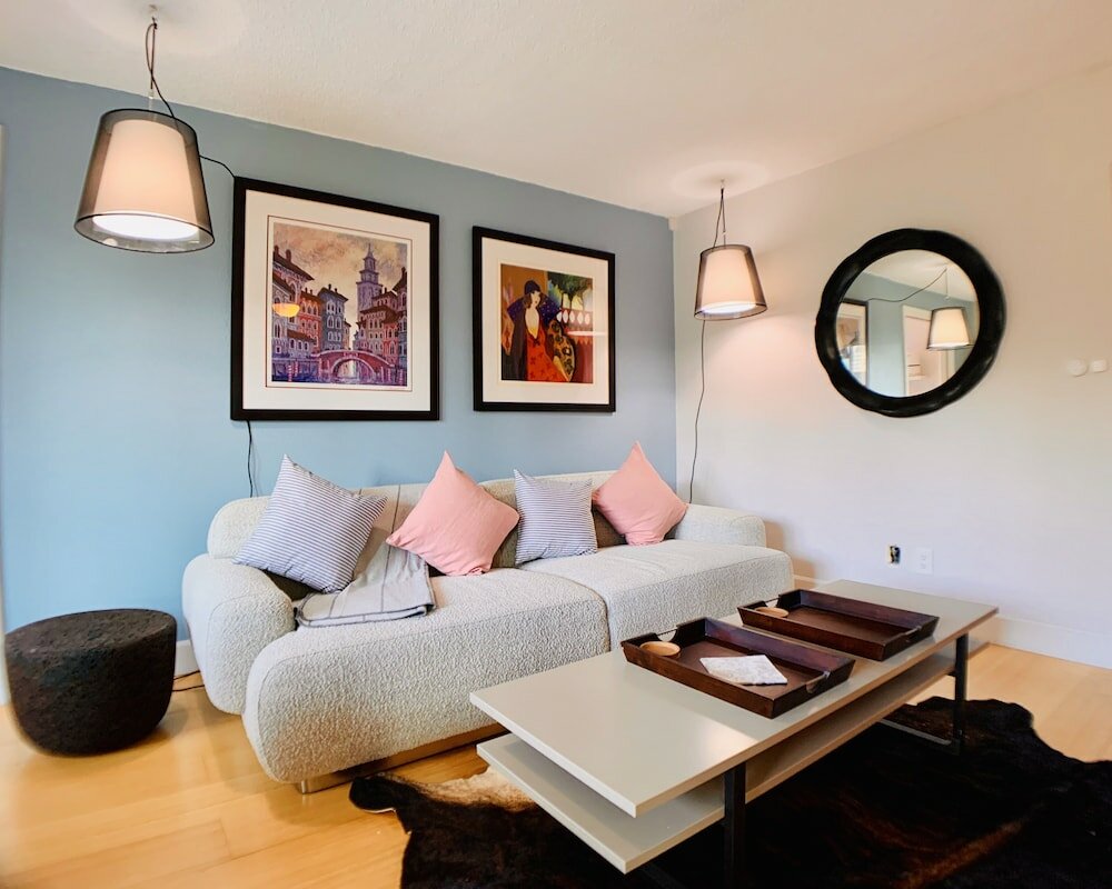 Фото Pikes meets CapHill-Convention Center