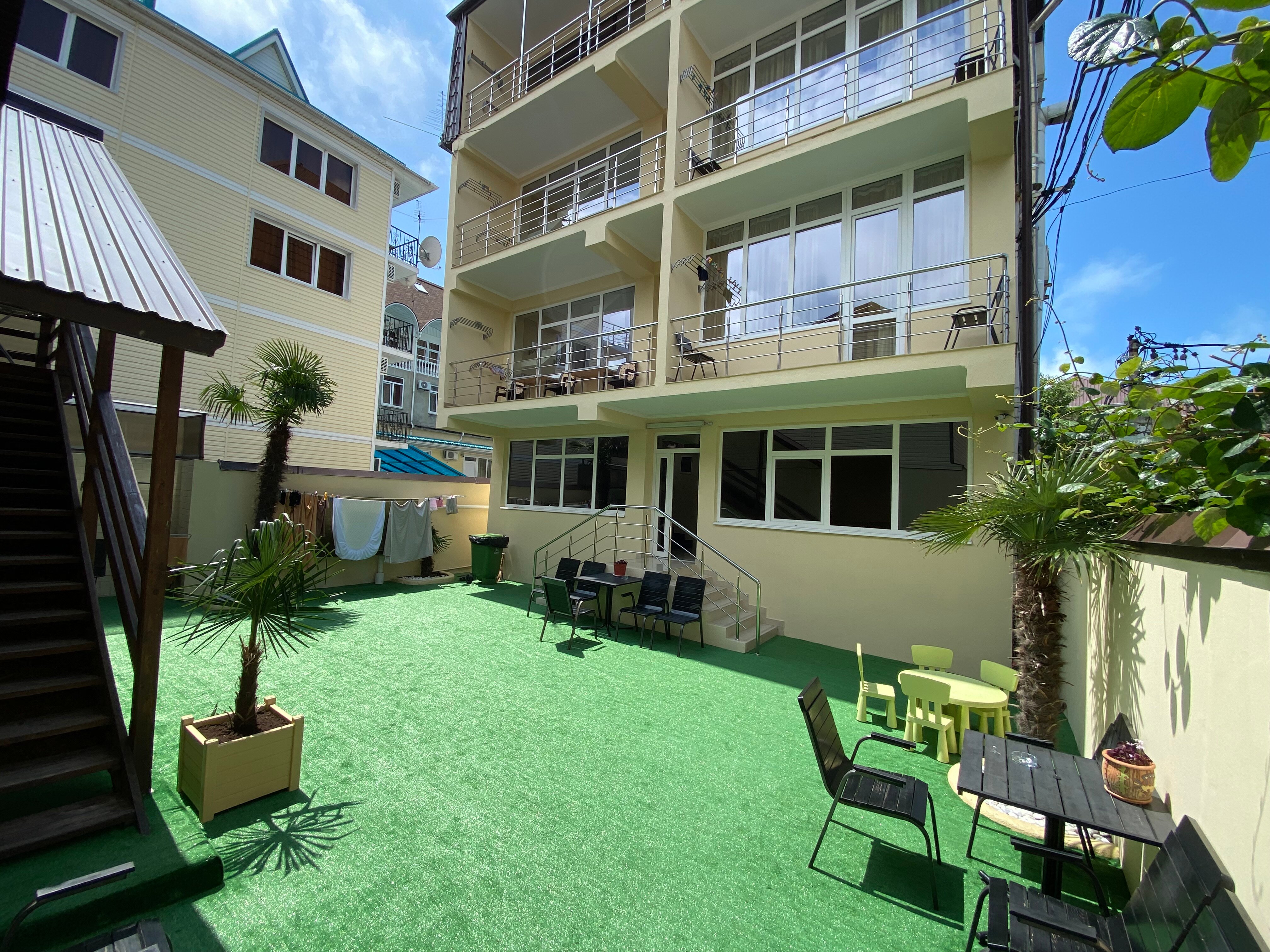 Фото отеля 1