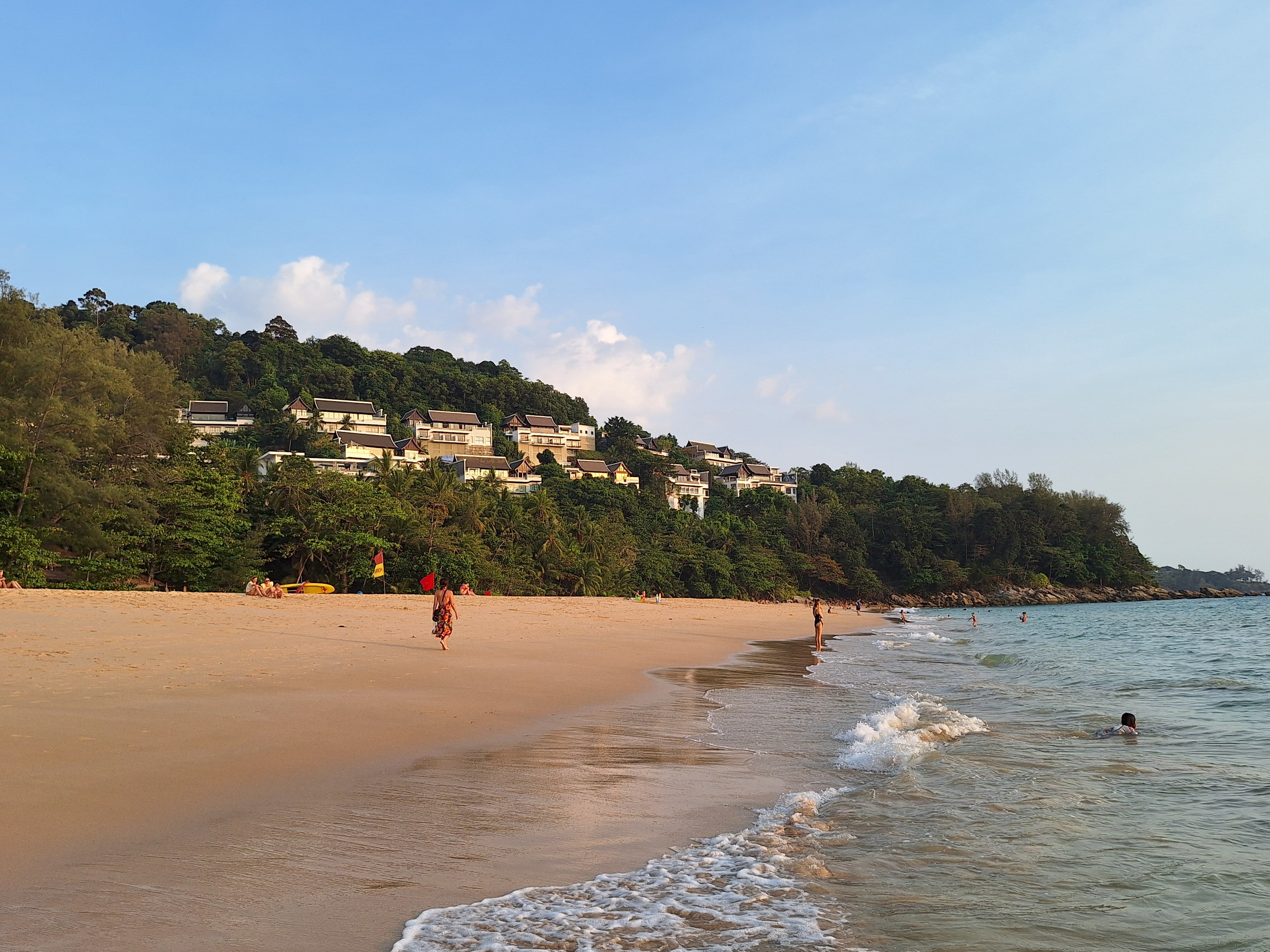 Фото The Nai Thon Condominium