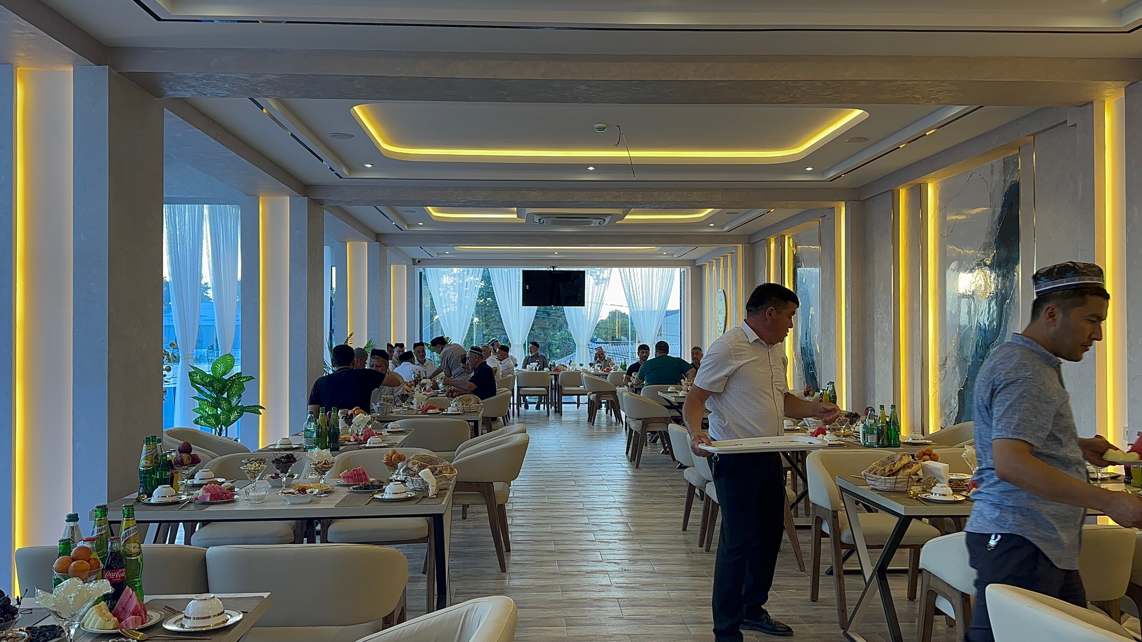 Фото Mehmonsaroy Grand Hotel