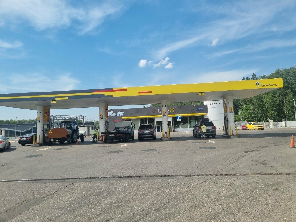 Gas station Rosneft, Moscow, photo