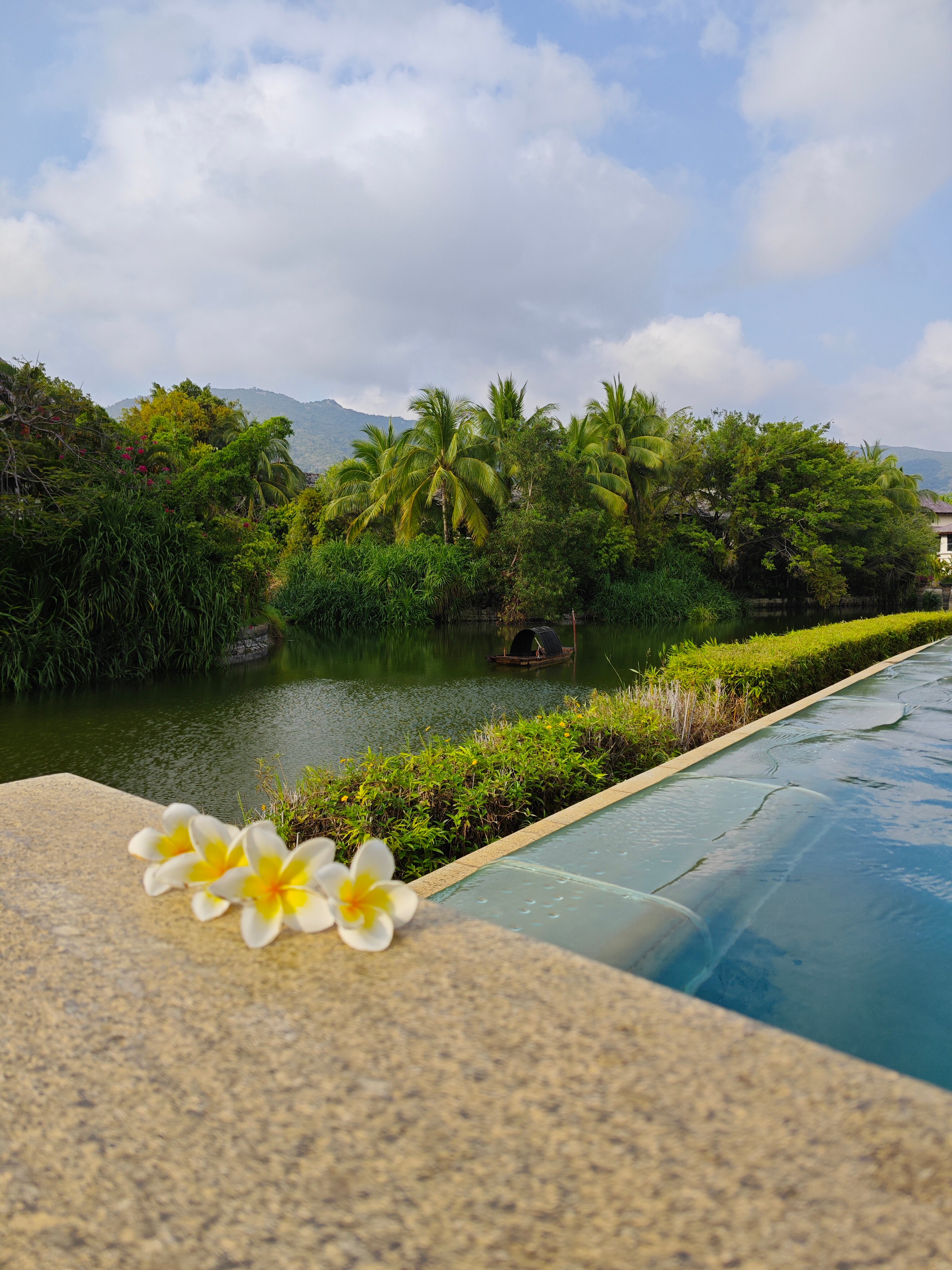 Фото Yalong Bay Villas and SPA