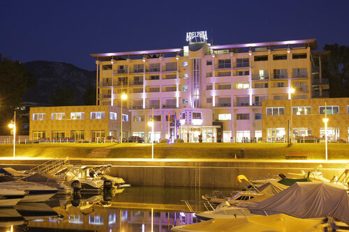Гостиница Hotel & SPA Marina d'Adelphia в Экс-ле-Бене