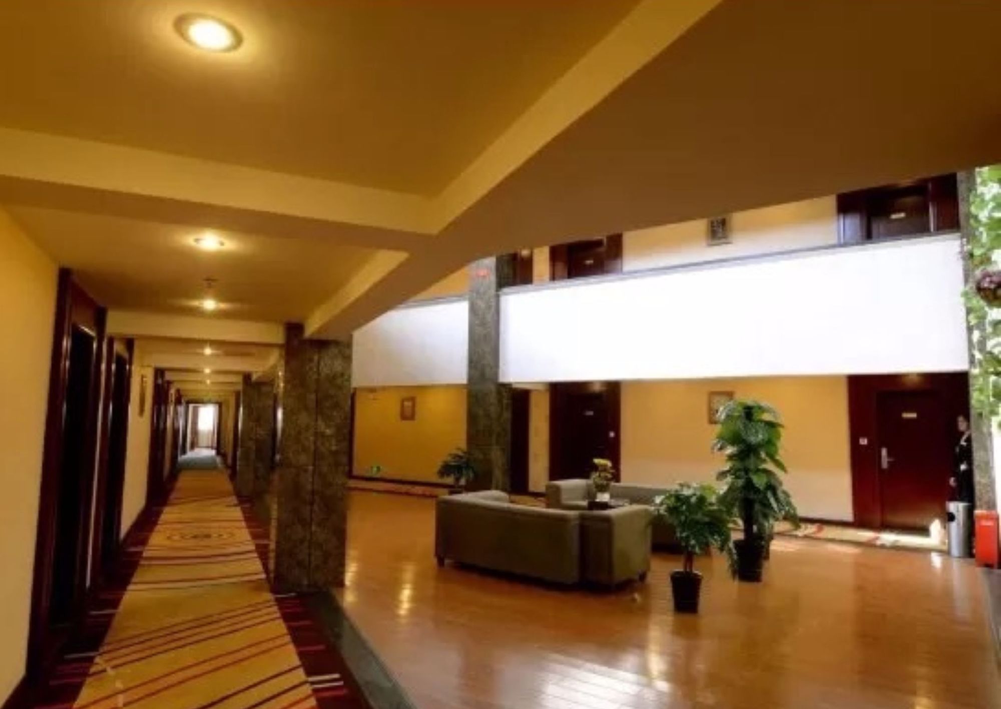 Фото Kaiserdom Hotel Changsha Railway Station