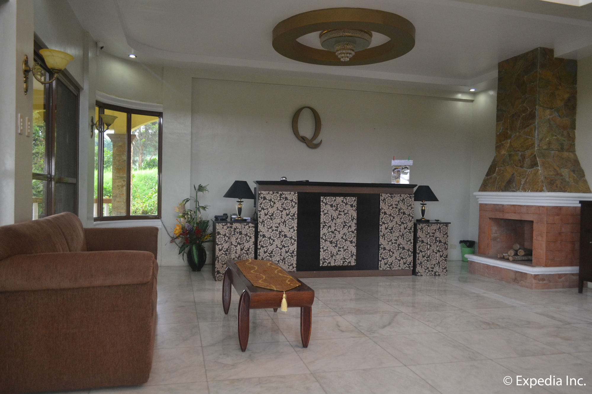 Фото The Q Hotel & Restaurant