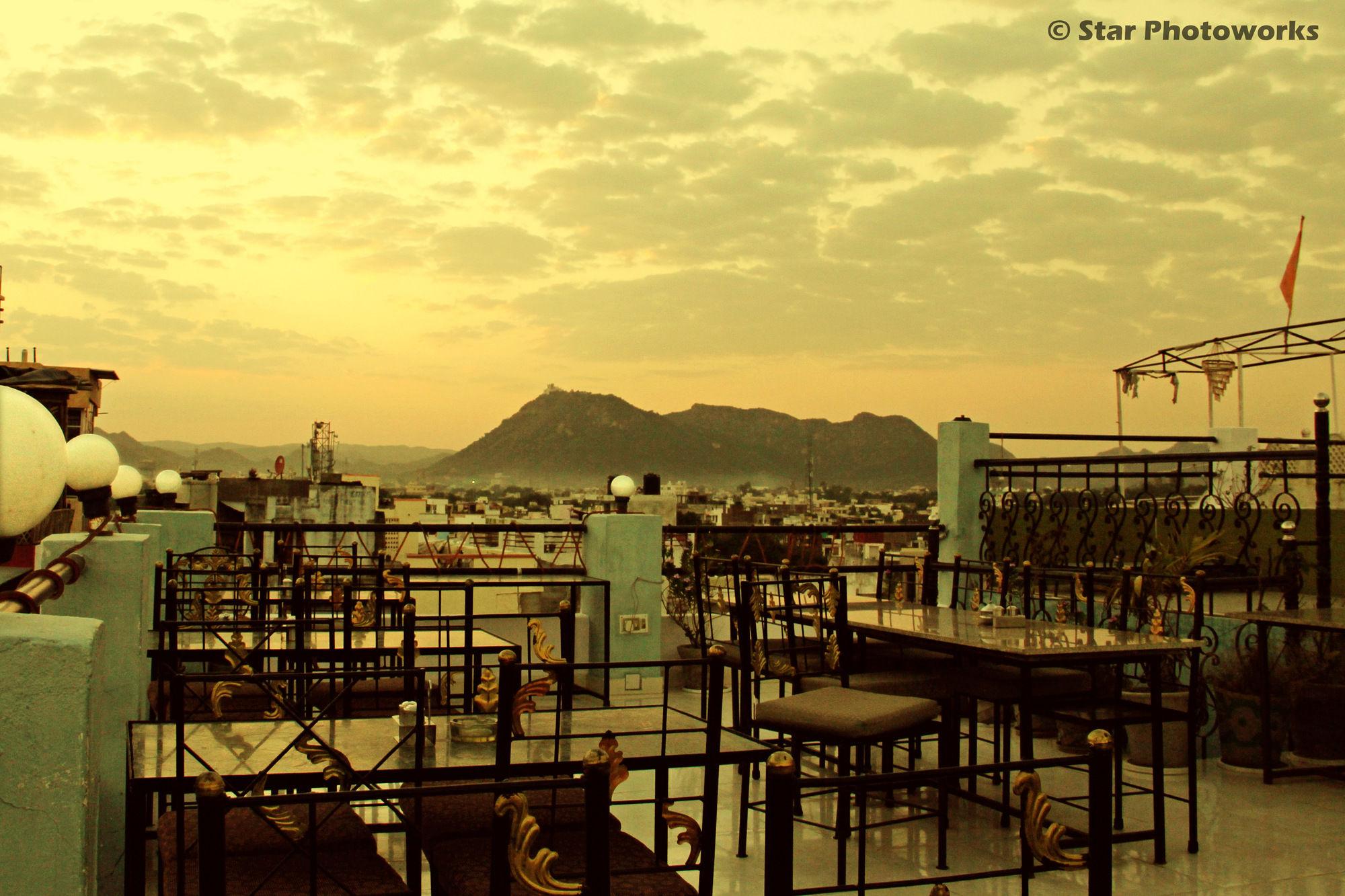 Фото Hotel Hanuman Ghat