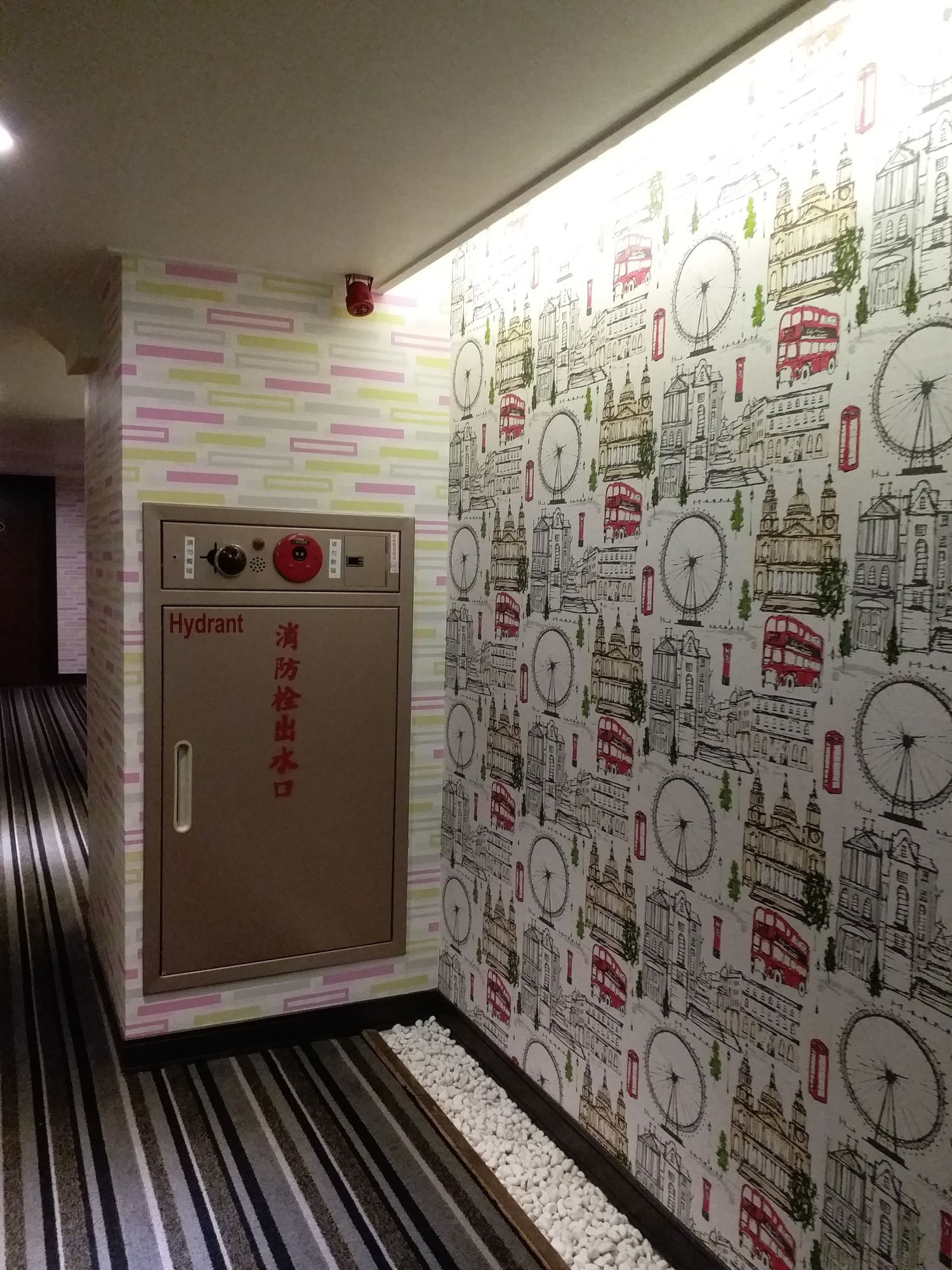 Фото Hon Dow Hotel