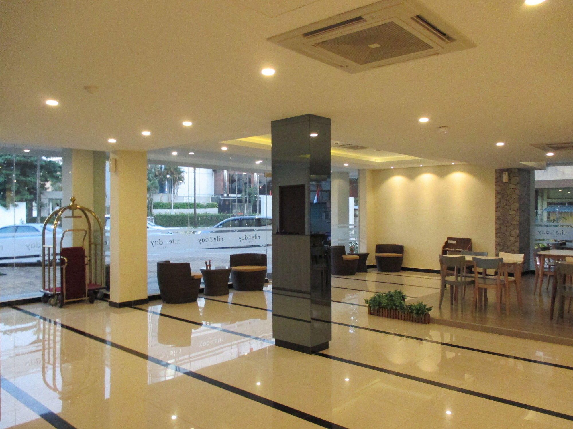 Фото Nite & Day Batam Jodoh Square