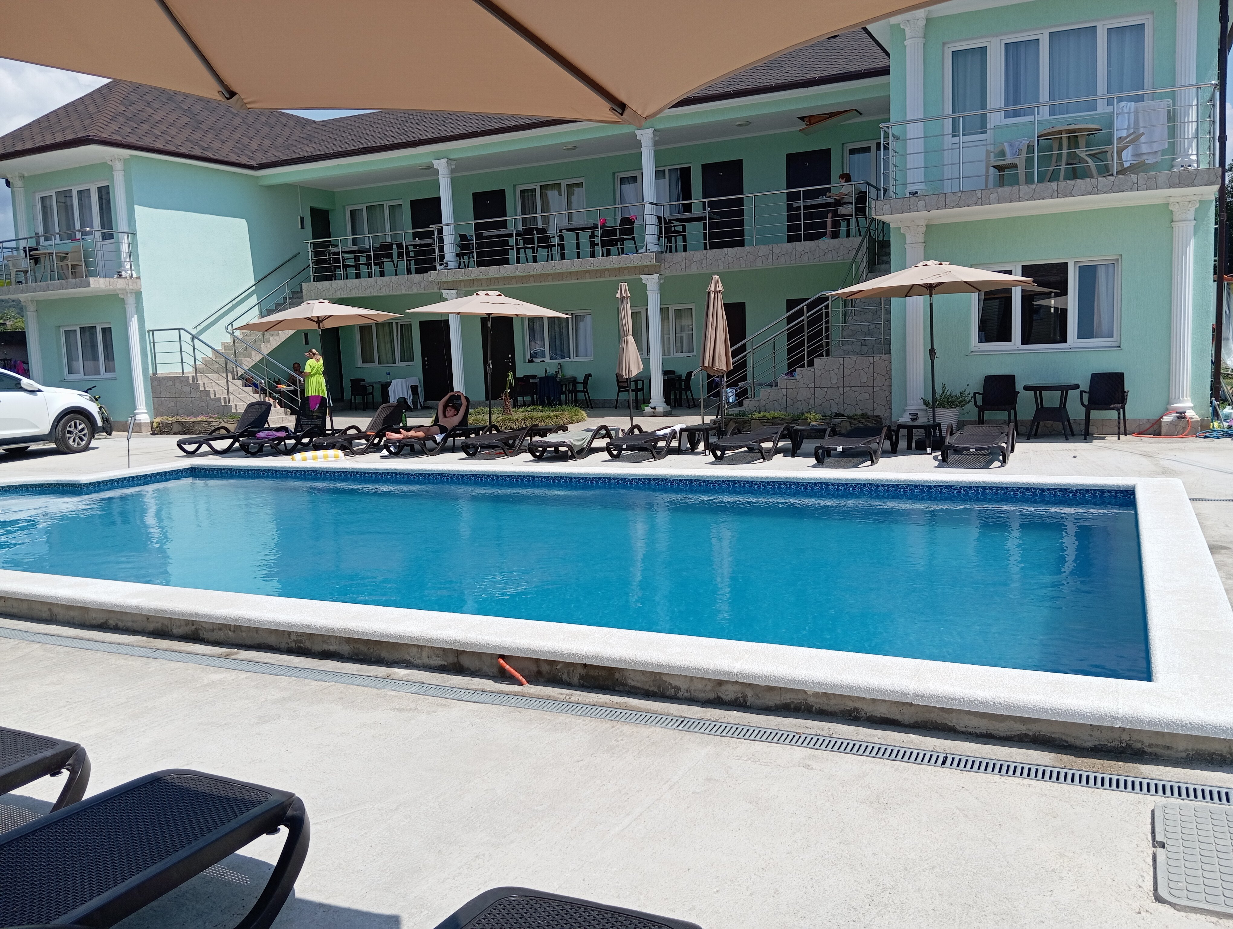 Фото отеля 2