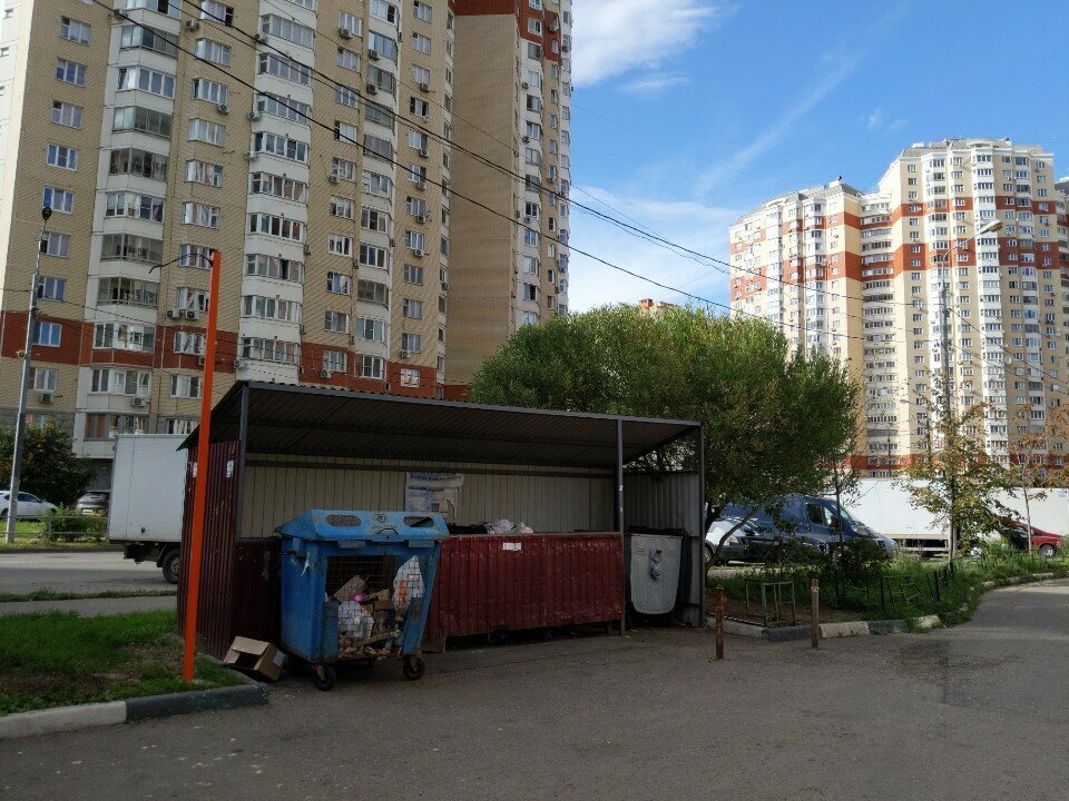 Waste sorting Раздельный сбор отходов, Lubercy, photo