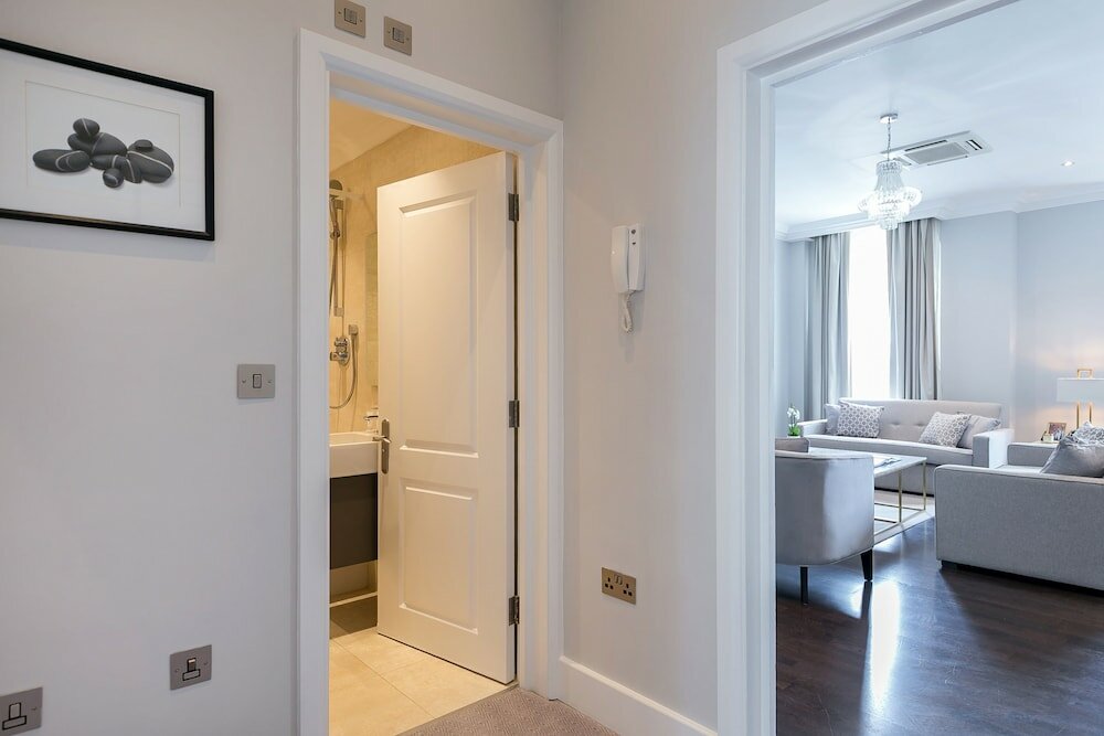 Фото Chilworth Court