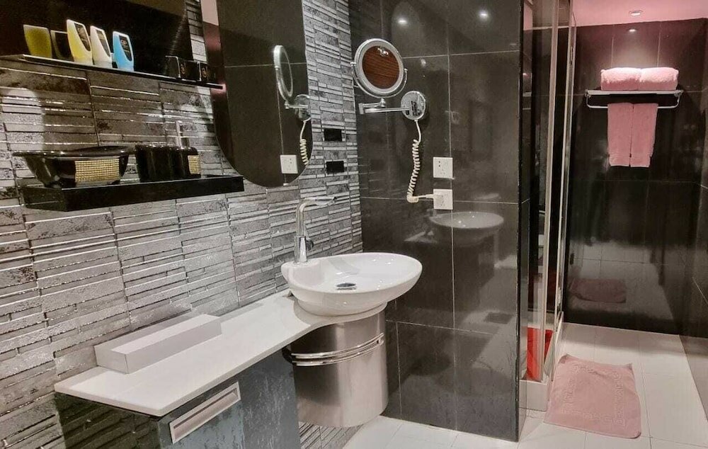 Фото Golden Park Hotel