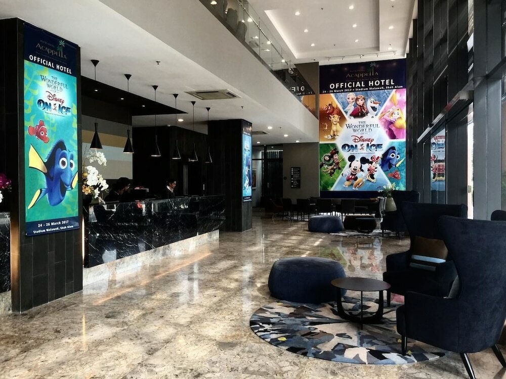 Фото Acappella Suite Hotel