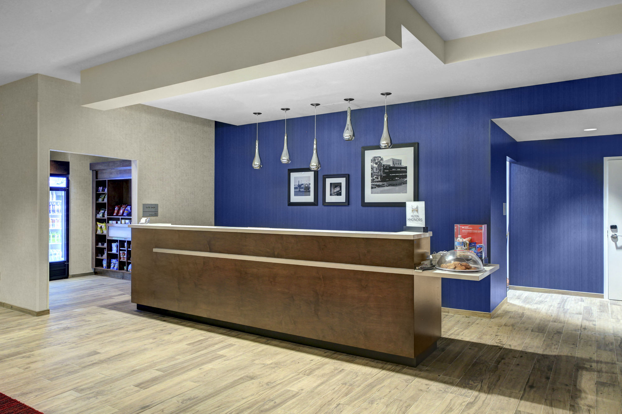 Фото Hampton Inn & Suites Richmond - Downtown