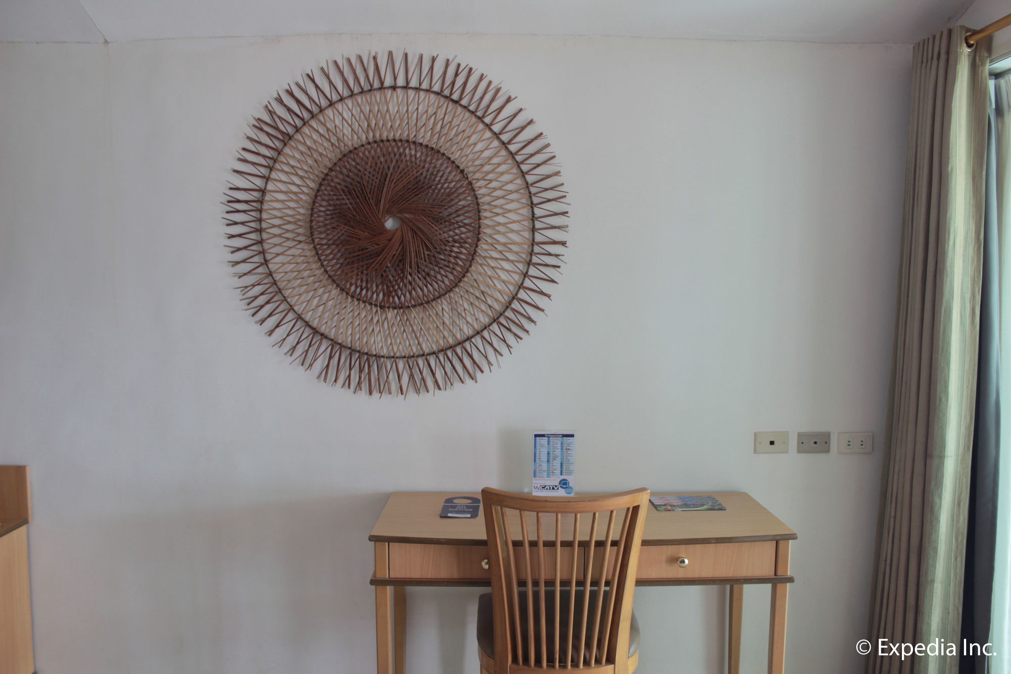 Фото Wild Orchid Beach Resort