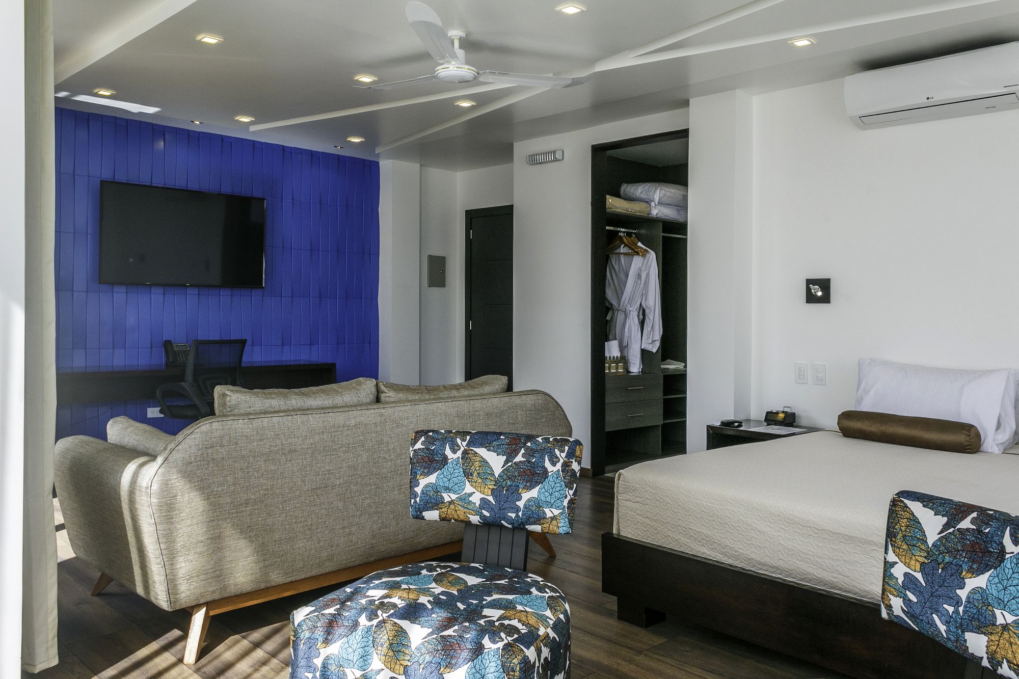 Фото Ikala Galapagos Hotel