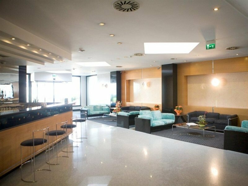 Фото Hotel Junior