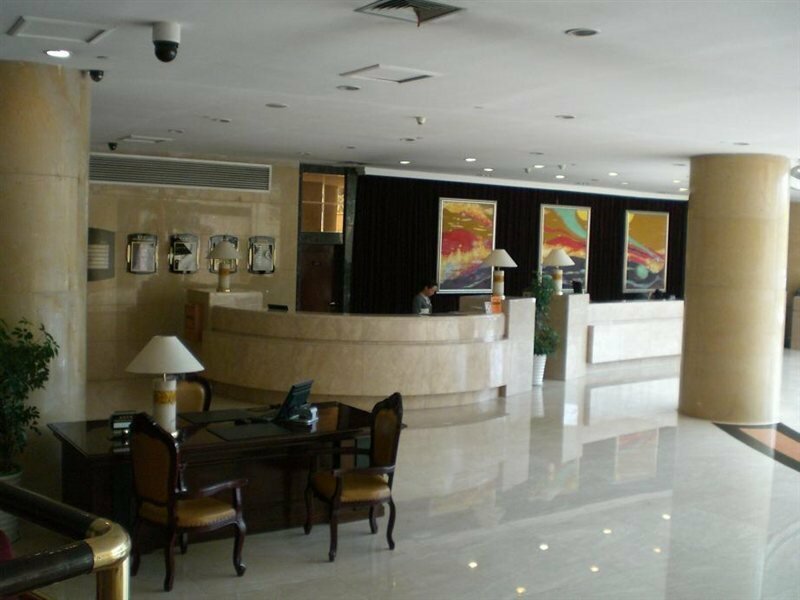 Фото Oriental Deluxe Hotel