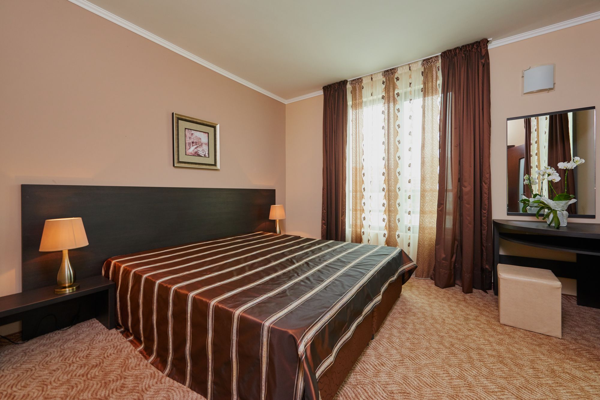 Фото Централ Плаза Поморие