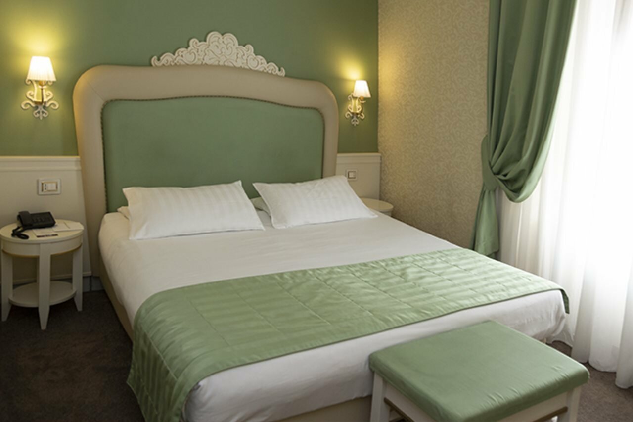 Фото Ih Hotels Roma dei Borgia