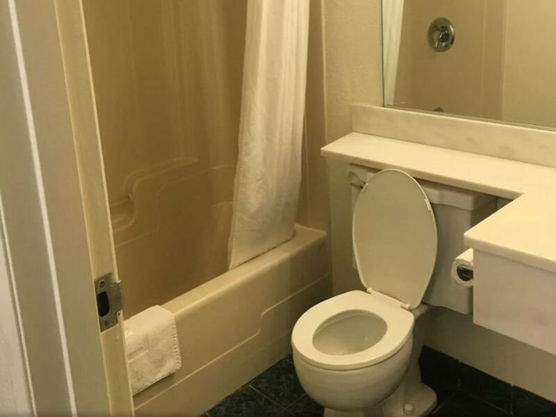 Фото A Victory Inn - West Dearborn