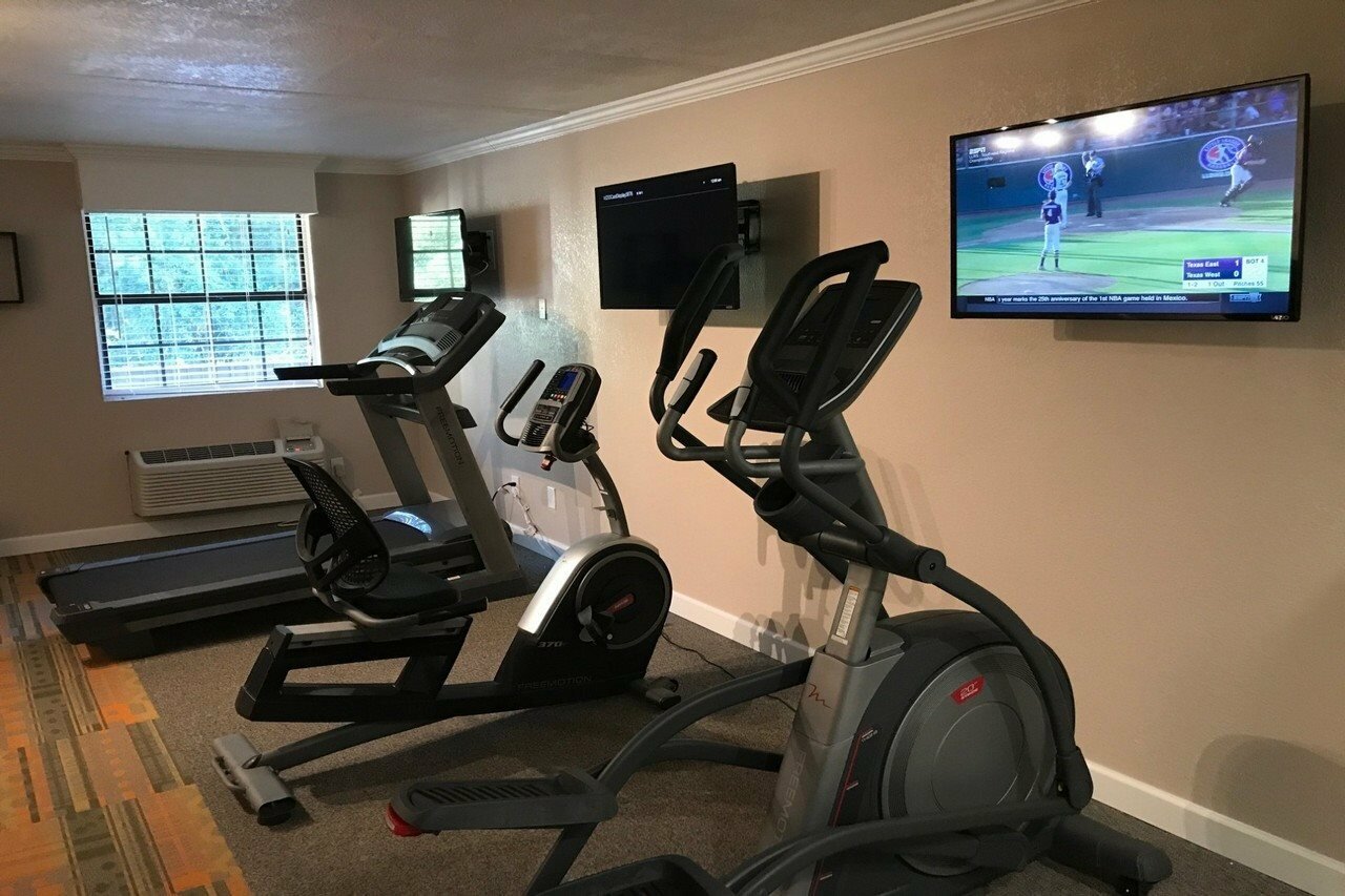 Фото Casa Bella Inn & Suites