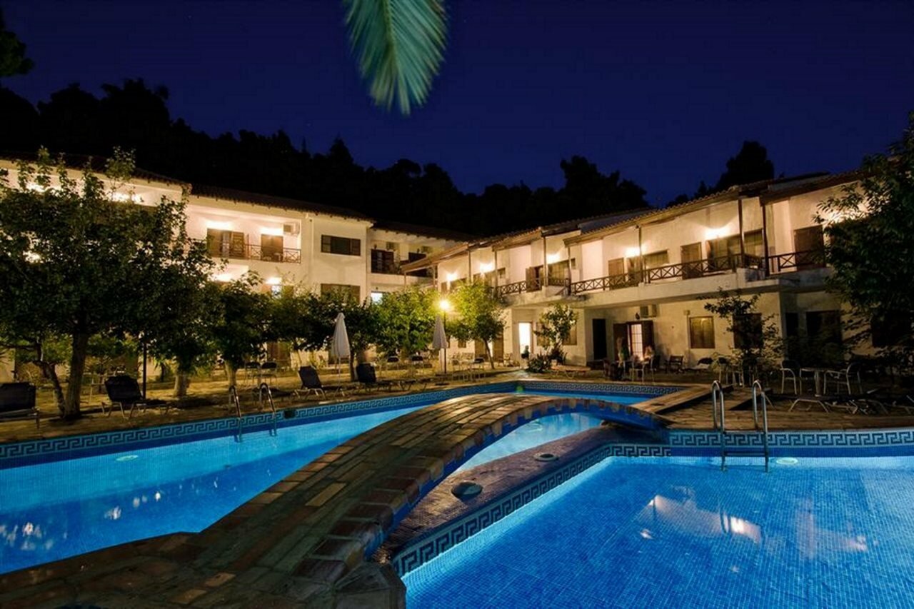 Фото отеля 1