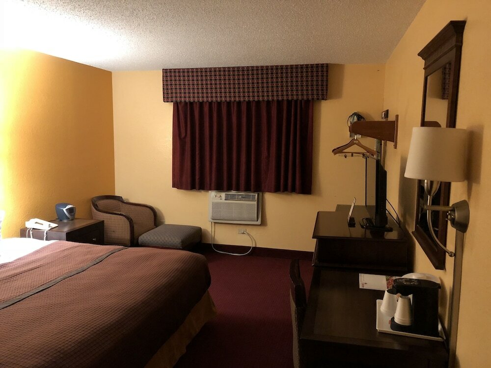 Фото Magnuson Hotel Fort Wayne North – Coliseum
