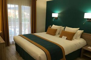 Best Western Le Vauban (Provence-Alpes-Côte d'Azur, Var, Arrondissement de Draguignan, Fréjus, Avenue du Festival), hotel