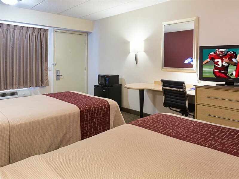 Фото Red Roof Inn Detroit - Farmington Hills