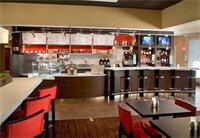 Фото Courtyard by Marriott Lincroft Red Bank