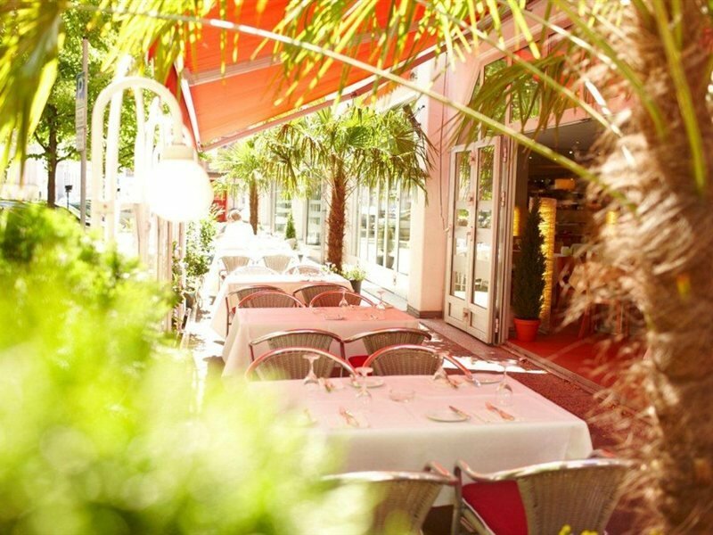 Фото DoubleTree by Hilton Hannover Schweizerhof