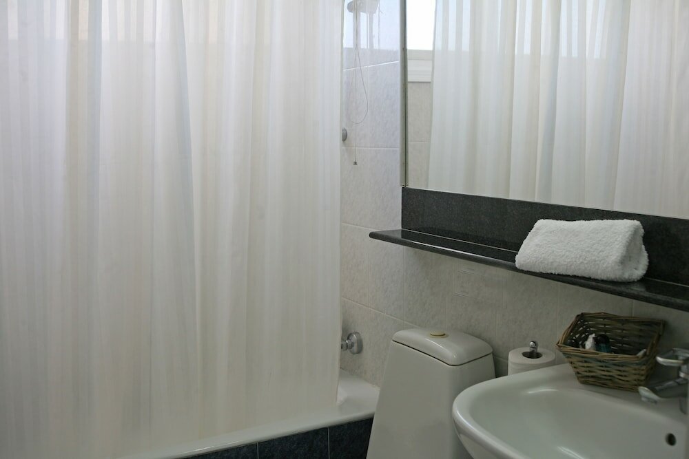 Фото Chrielka Hotel Apartments