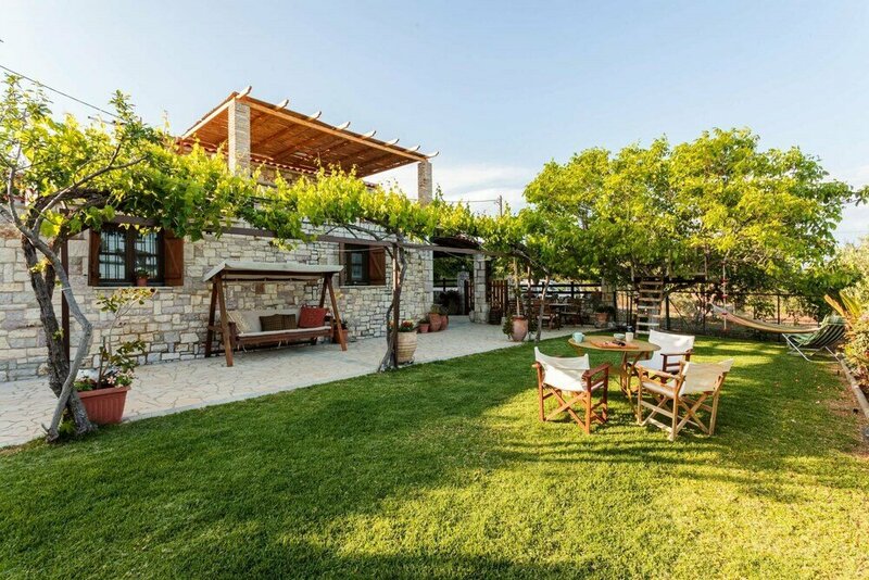 Гостиница Petalidi Olive Garden Stone Villa Near the Beach