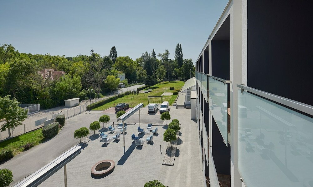 Фото Hotel OTP Balatonszemes