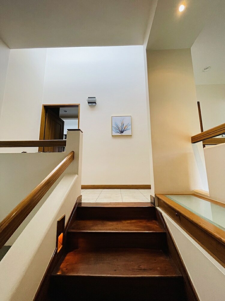 Фото The Rainier Bed & Breakfast 2