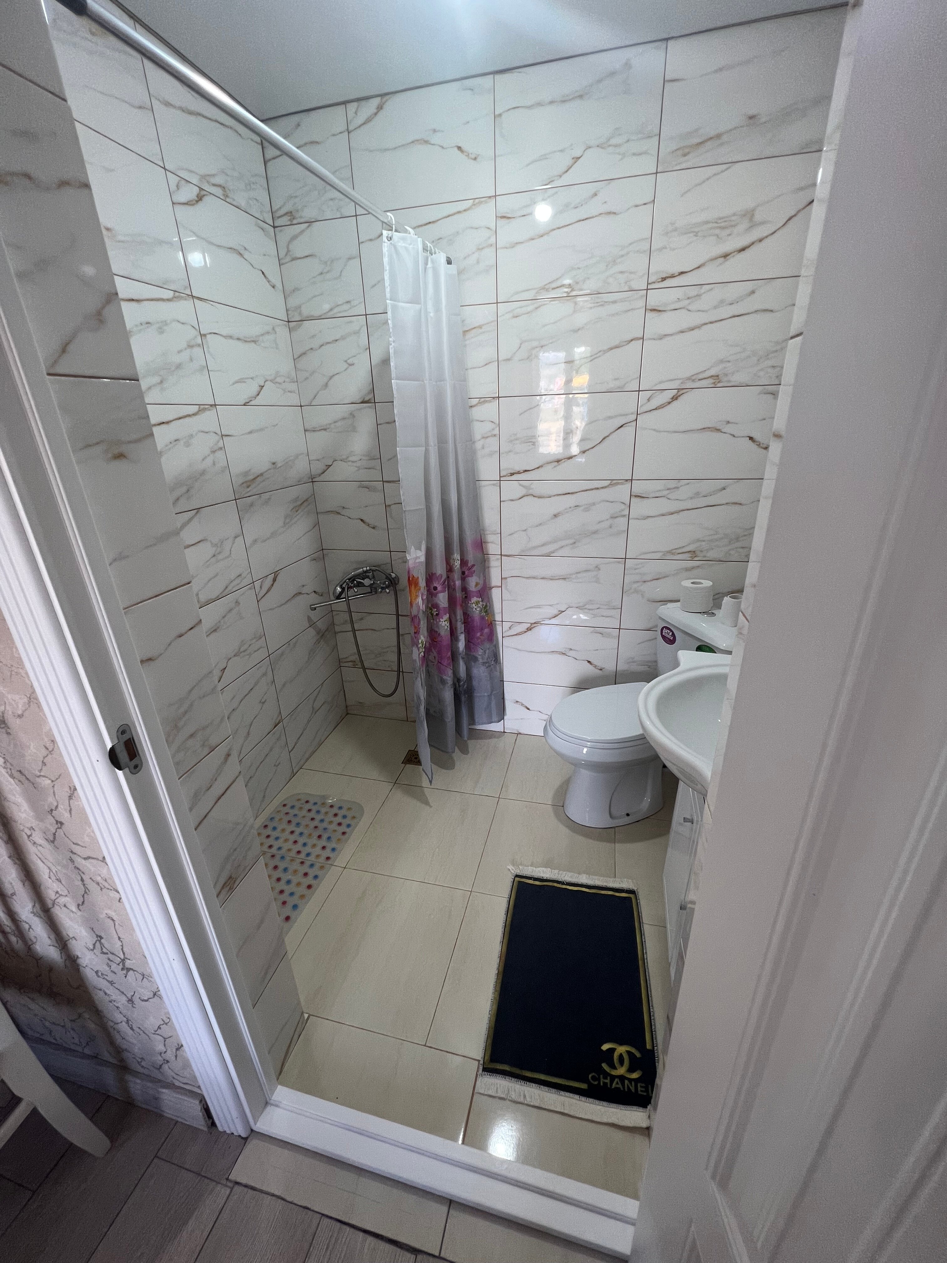 Фото У водопада Тобот